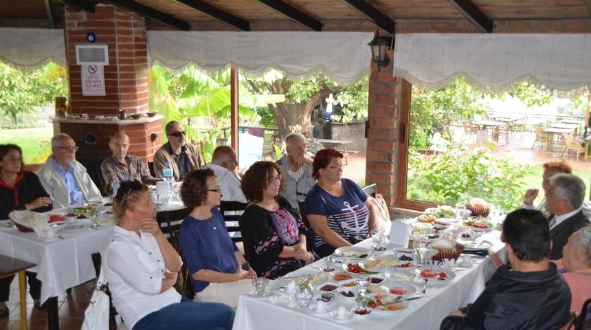 Marmaris&rsquo;te huzurevi sakinleri kahvaltıda buluştu