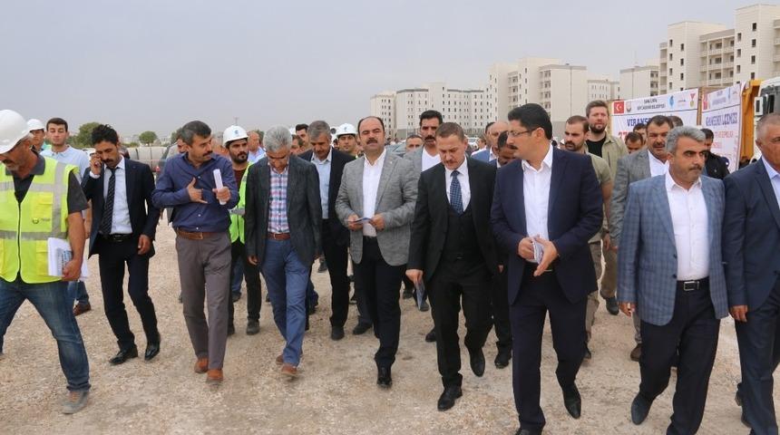 Viranşehir&rsquo;de yeşil alan &ccedil;alışmaları s&uuml;r&uuml;yor