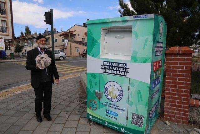 Sivas’ta atık giysi kumbara uygulaması