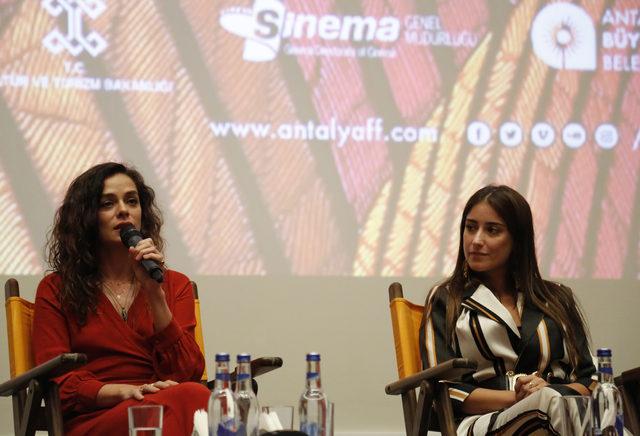 Hazal Kaya'yı Antalya'da ağlatan kutlama