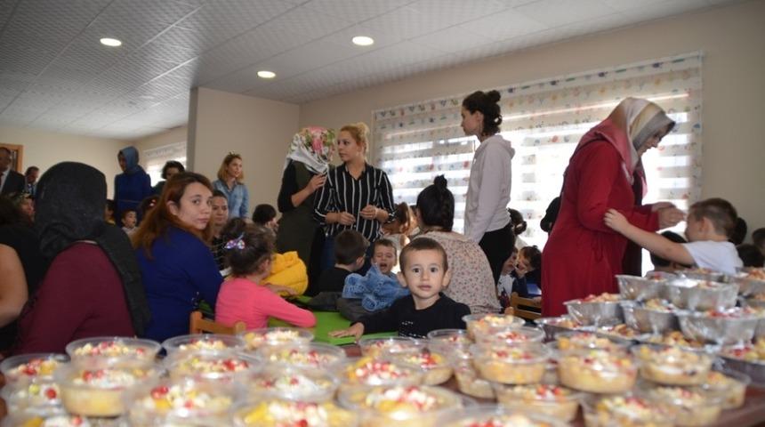 Miniklerin aşure keyfi