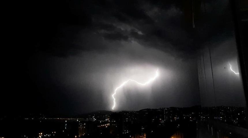 Fatsa’da şimşekli akşam