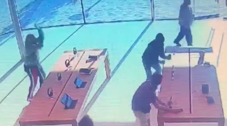 Apple Store soygunları milyon dolarlara mal oldu