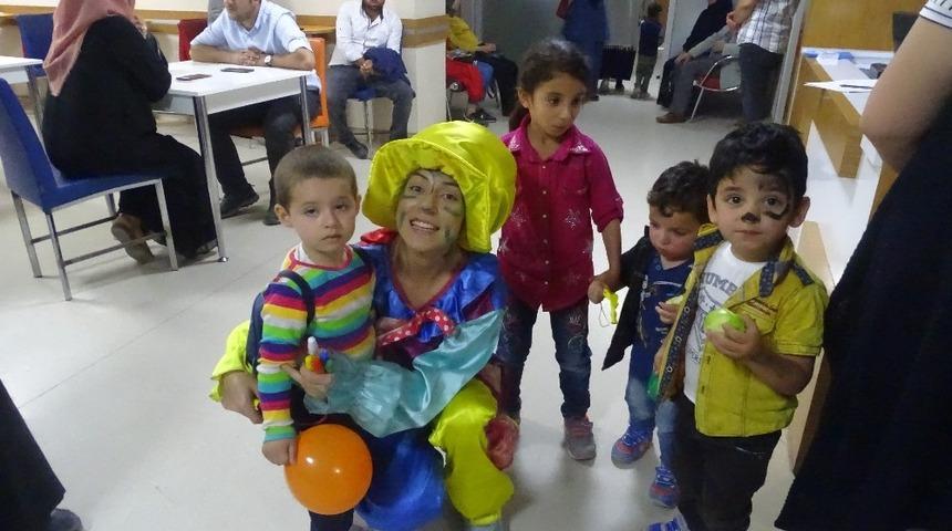 Lokman Hekim Hastanesi &ccedil;ocukları unutmadı