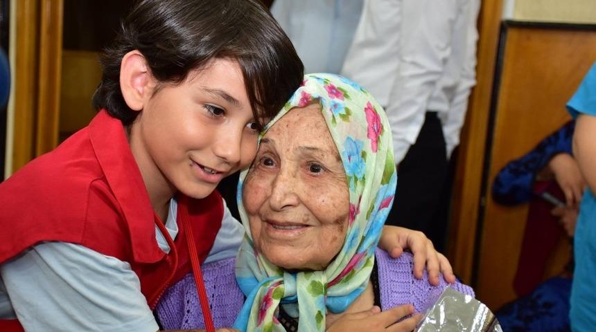 Aydın&rsquo;da &ccedil;ocuklar ve yaşlılar bir araya geldi