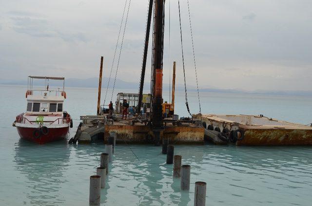 Adilcevaz’a tekne yanaşma iskelesi