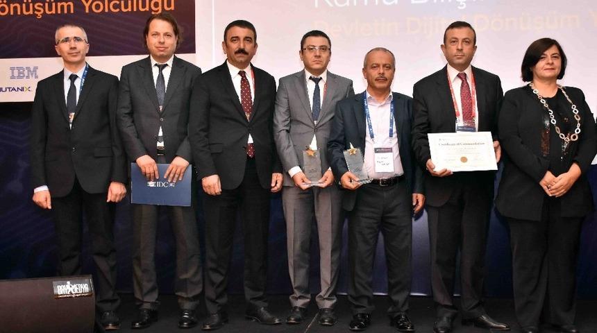 IDC T&uuml;rkiye Kamu Teknolojileri Zirvesi&rsquo;nden Bağcılar Belediyesi&rsquo;ne &ccedil;ifte &ouml;d&uuml;l