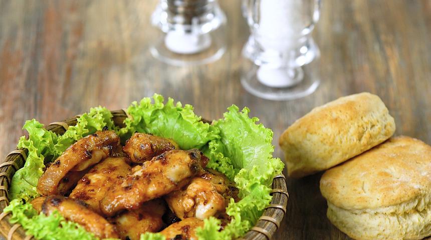 Soslu Tavuk Kanatları