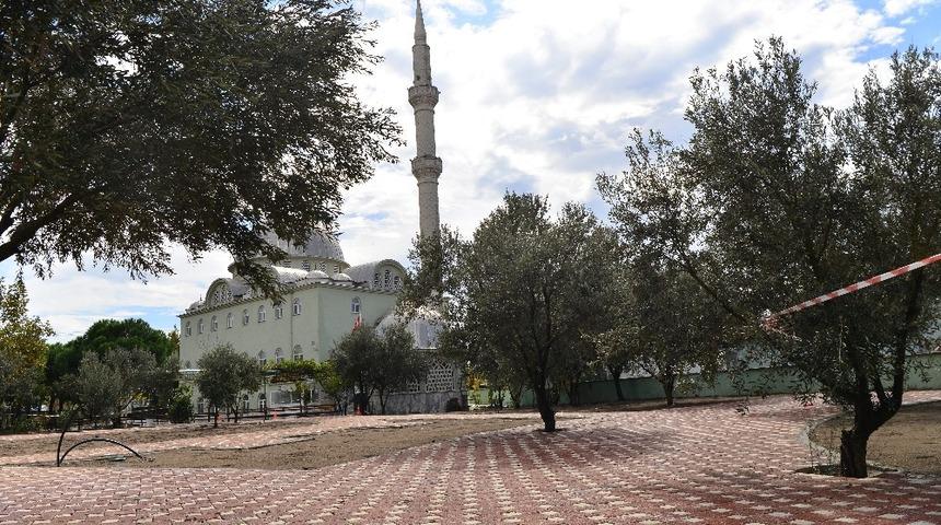 Altıeyl&uuml;l Belediyesi &ccedil;ocuklara oyun alanı yapıyor