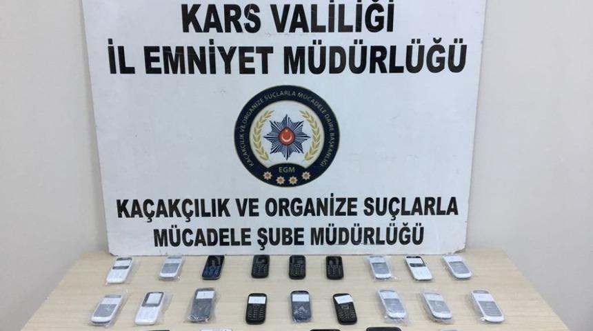 Kars’ta kaçak telefon ele geçirildi