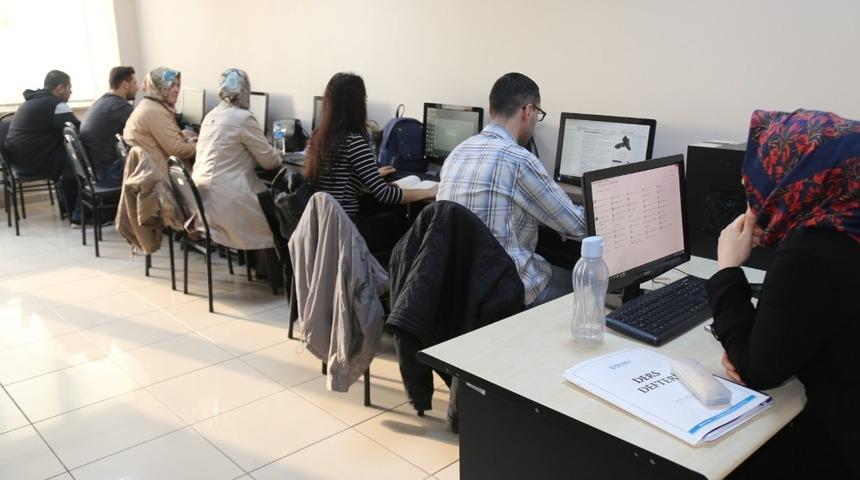 KOMEK&rsquo;ten Pardus eğitimi