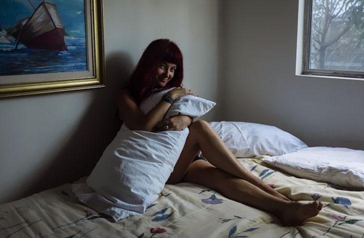 Önce giysilerini çıkardı, sonra fotoğrafladı! G2