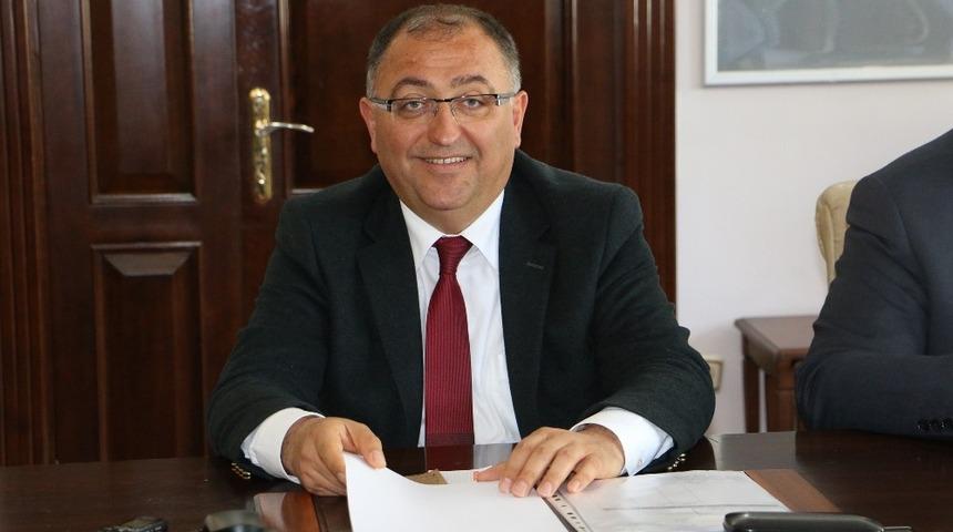 Yalova Belediye Başkanı Salman yeniden aday