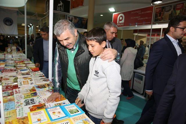 Kayseri Kitap Fuarı’na 250 yazar konuk olacak