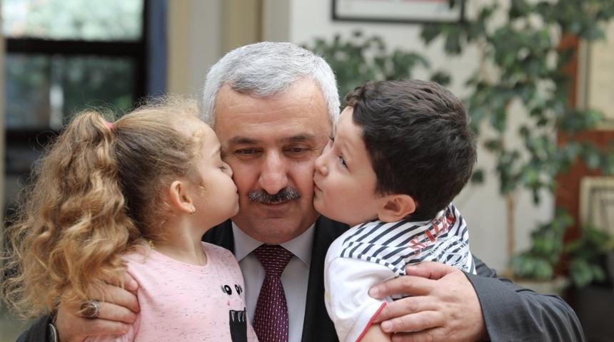 Başkan Baran D&uuml;nya &Ccedil;ocuklar G&uuml;n&uuml;&rsquo;n&uuml; unutmadı