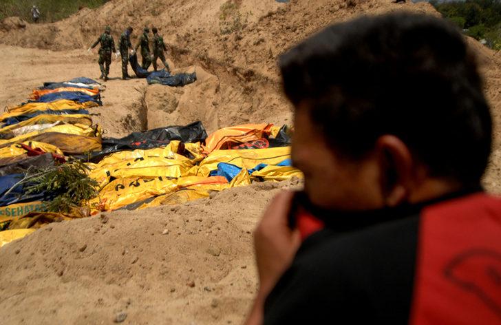 Endonezya'da yağma başladı! G2