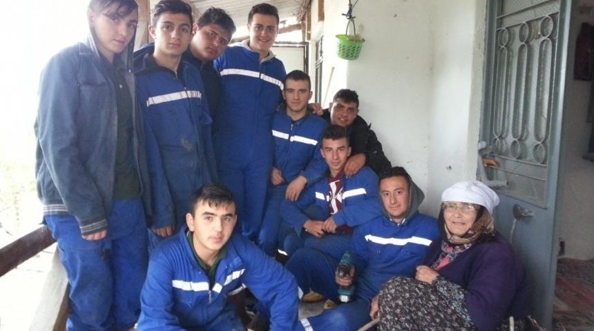 &lsquo;Bana Bir El Uzat&rsquo; Projesine &ouml;ğrencilerden destek