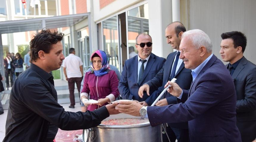 Lapseki Meslek Yüksek Okulunda aşure etkinliği