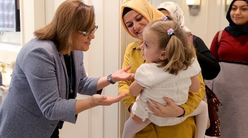 Şahin, k&uuml;&ccedil;&uuml;k Eflin&rsquo;e sahip &ccedil;ıktı