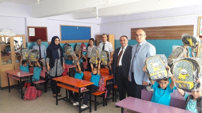 PTT&rsquo;den &ouml;ğrencilere okul seti