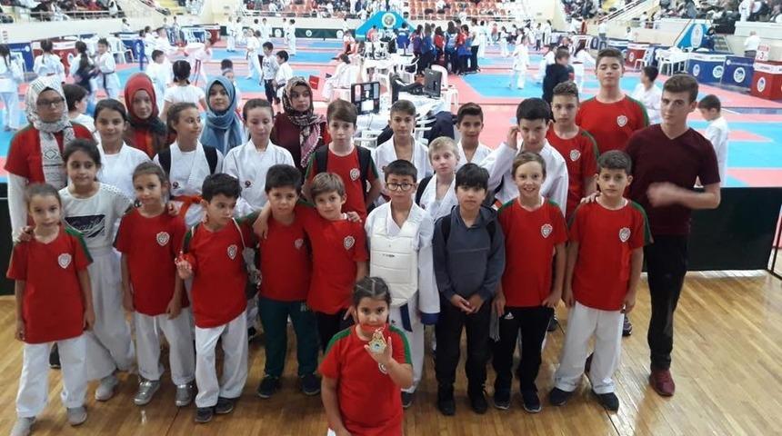 Karate Takımı Sakarya&rsquo;da turnuvaya katıldı