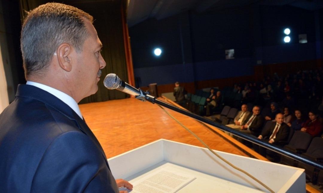 Başkan Uysal, &uuml;niversite &ouml;ğrencileriyle buluştu