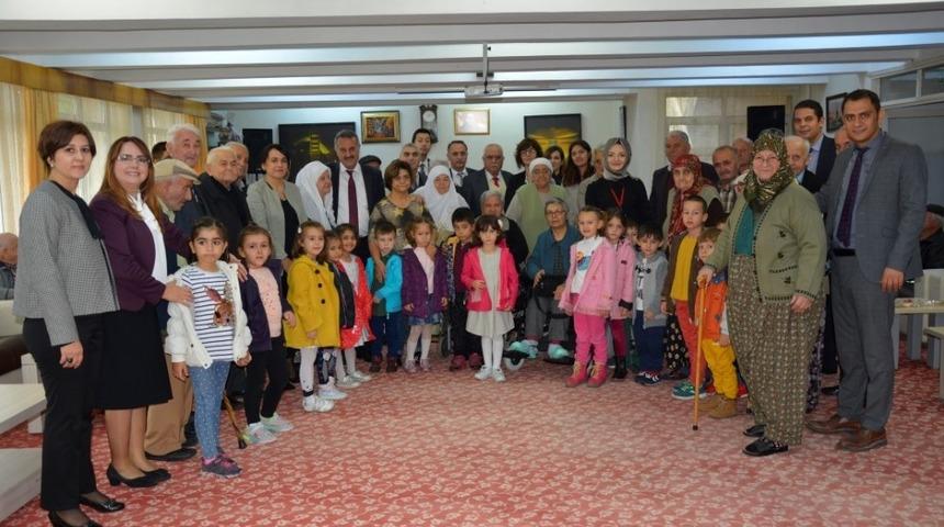 Minik kalplerden huzurevi ziyareti