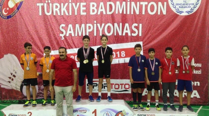 Osmangazili badmintonculardan bronz madalya