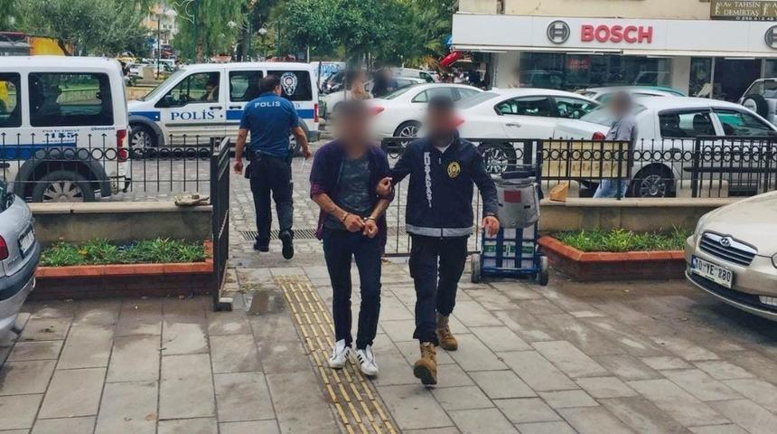 Kuşadası’nda bir cezaevi firarisi ve 2 hırsızlık şüphelisi yakalandı