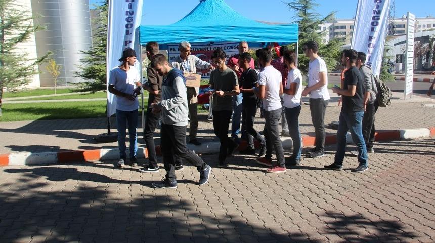 Bing&ouml;l polisi &ouml;ğrencileri bilgilendirdi