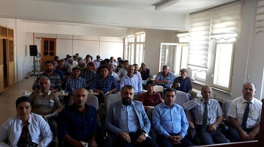 Yetiştiricilere hayvan ıslahı ve soy k&uuml;t&uuml;ğ&uuml; anlatıldı