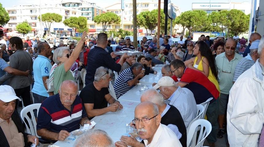 Didim CHP’den geleneksel aşure hayrı