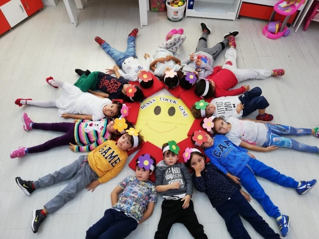 &Ccedil;ocukların g&uuml;n&uuml; unutulmadı