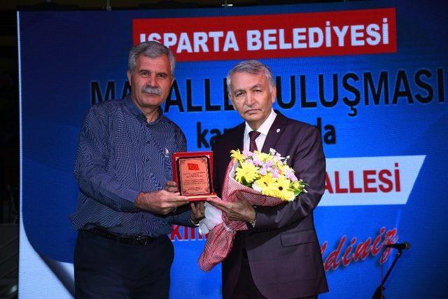 Isparta Belediyesi’nden Halıkent’te Mahalle Buluşması