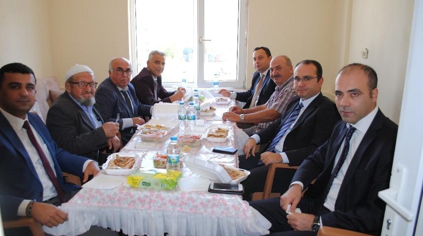 Eğirdir&rsquo;de Elma hasadı i&ccedil;in bereketli olsun yemeği d&uuml;zenlendi