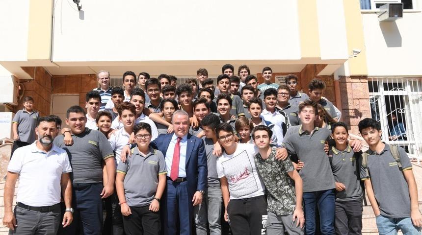 Başkan B&ouml;cek, Konyaaltı Lisesi&rsquo;nde