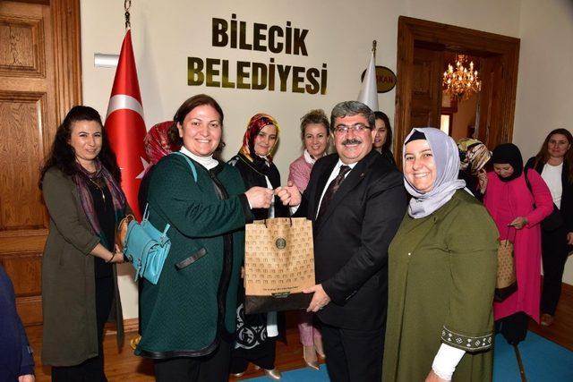 Bozüyük AK Parti Kadın Kolları’ndan Başkan Can’a ziyaret