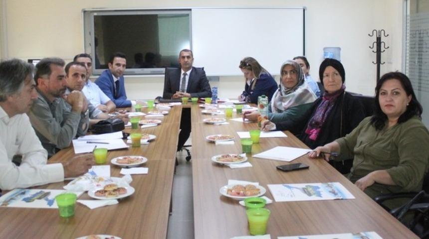 Van&rsquo;da unutulmaya y&uuml;z tutmuş eserler ve meslekler ele alındı