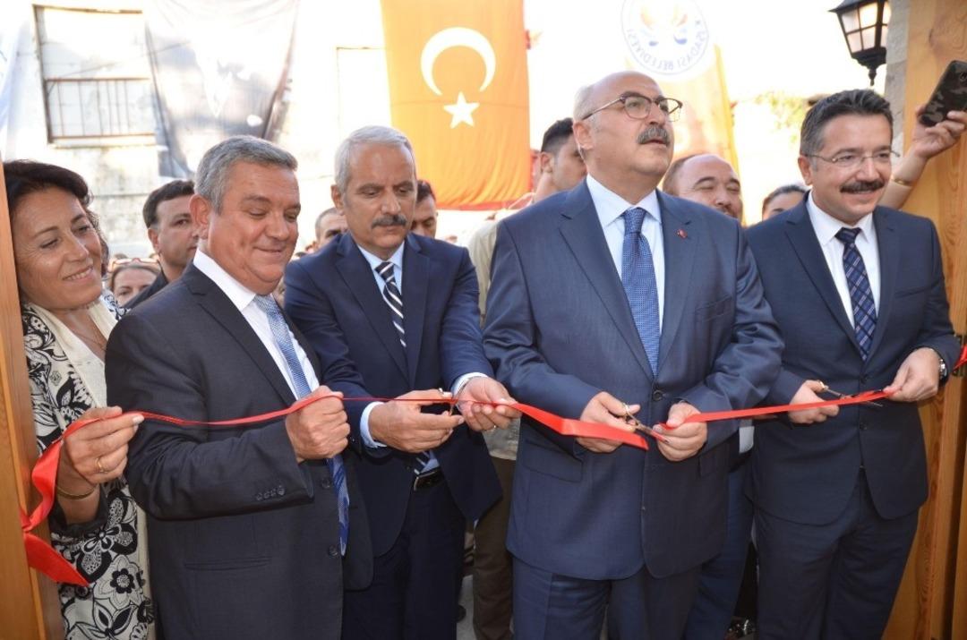 Tarihi Kentler Birliği&rsquo;nden Kuşadası Belediyesi&rsquo;ne uygulama &ouml;d&uuml;l&uuml;