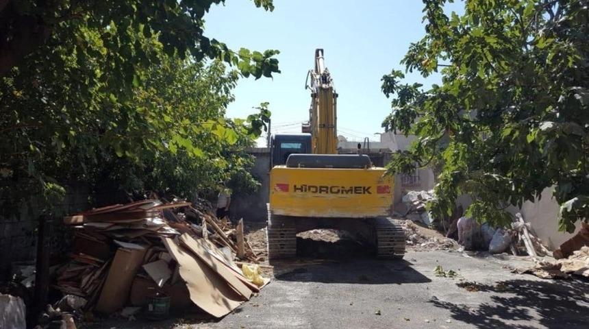 Ulucami Mahallesinde kentsel dönüşüm yıkımı