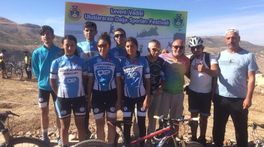Dağ bisiklet yarışında Adıyamanlı sporcular derece ile d&ouml;nd&uuml;