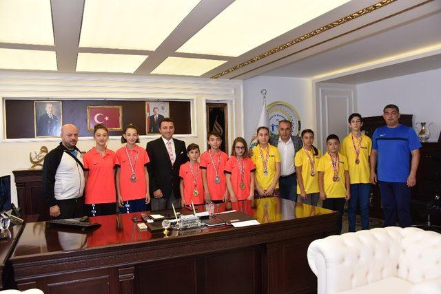 Başkan Bakıcı Türkiye Şampiyonlarını ağırladı