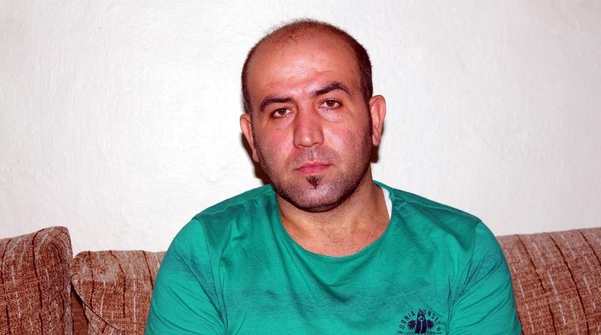 Kedileri &ccedil;uvala koymaya &ccedil;alışırken g&ouml;r&uuml;nt&uuml;lenen madenci: K&ouml;t&uuml; bir niyetim yoktu