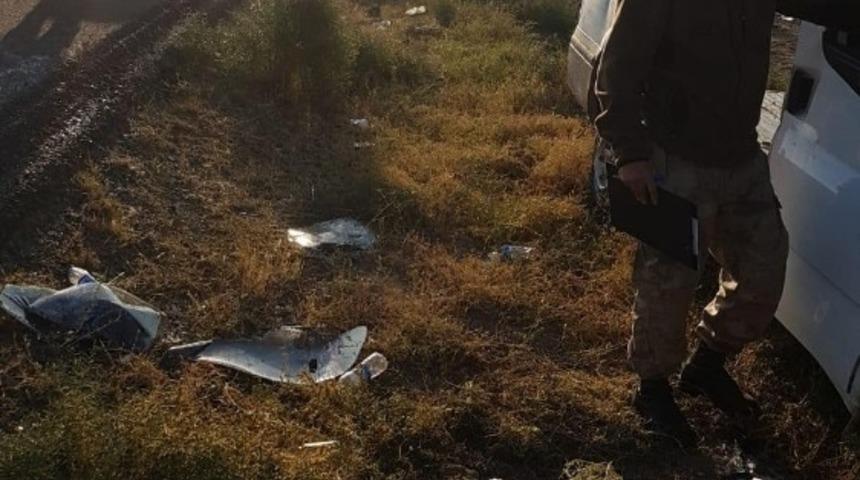 G&ouml;&ccedil;menleri taşıyan minib&uuml;s devrildi: 11 yaralı