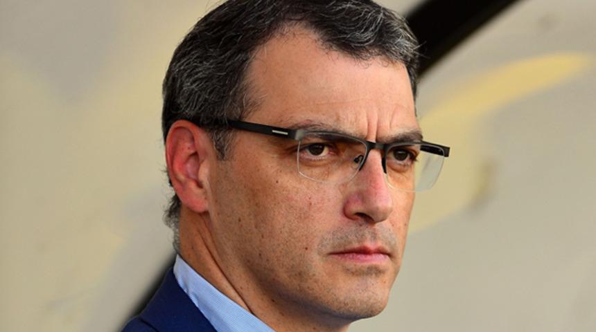 Futbolcular her şeyin sorumlusunu Damien Comolli olarak g&ouml;steriyor