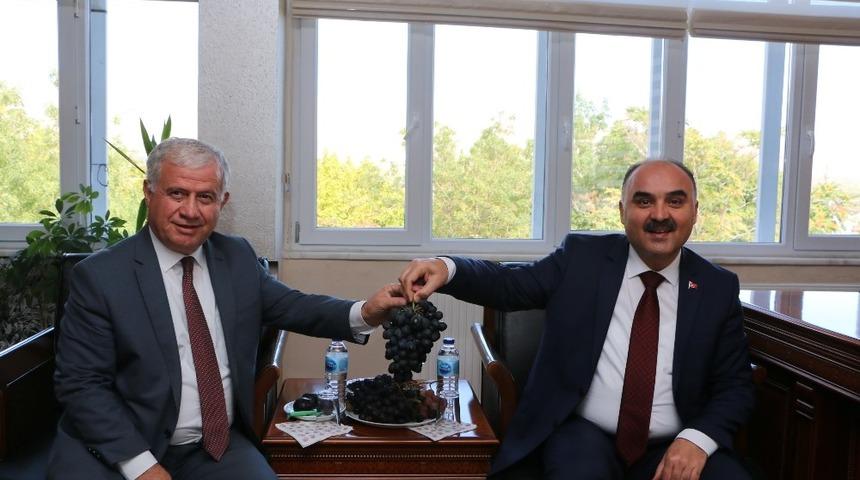 Vali ve belediye başkanlarından &uuml;z&uuml;m tanıtımı