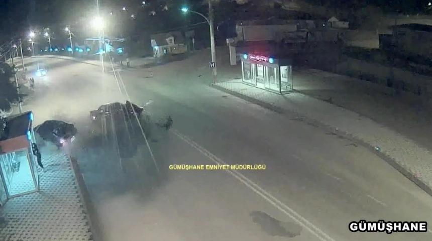 G&uuml;m&uuml;şhane&rsquo;deki kazalar MOBESE kameralarına yansıdı