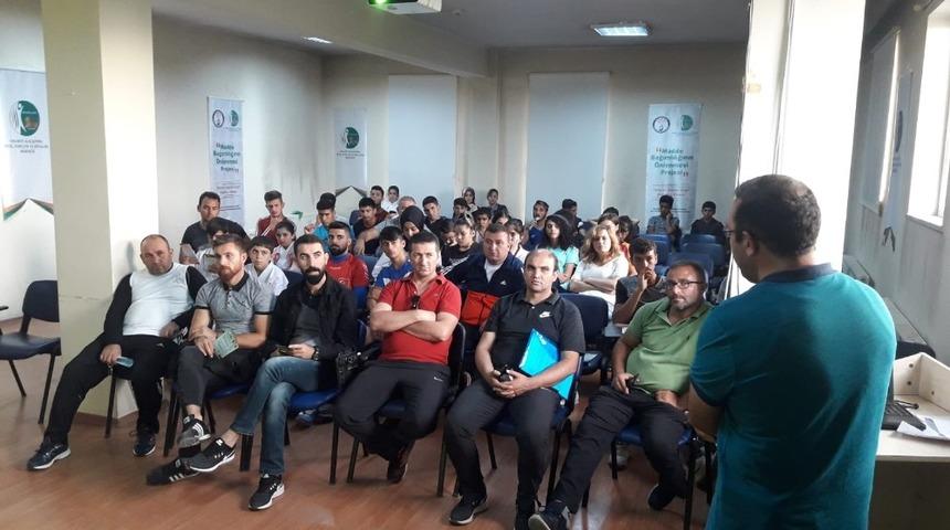 Van&rsquo;da gen&ccedil;lere uyuşturucunun zararları anlatıldı