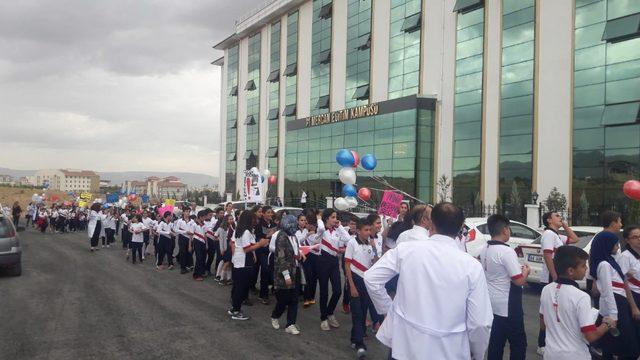 Mercan Kolejinde Çocuk Haftası etkinliği