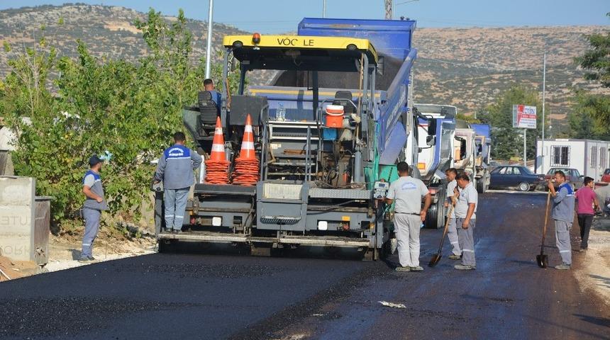 Korkuteli Sanayi Sitesine sıcak asfalt